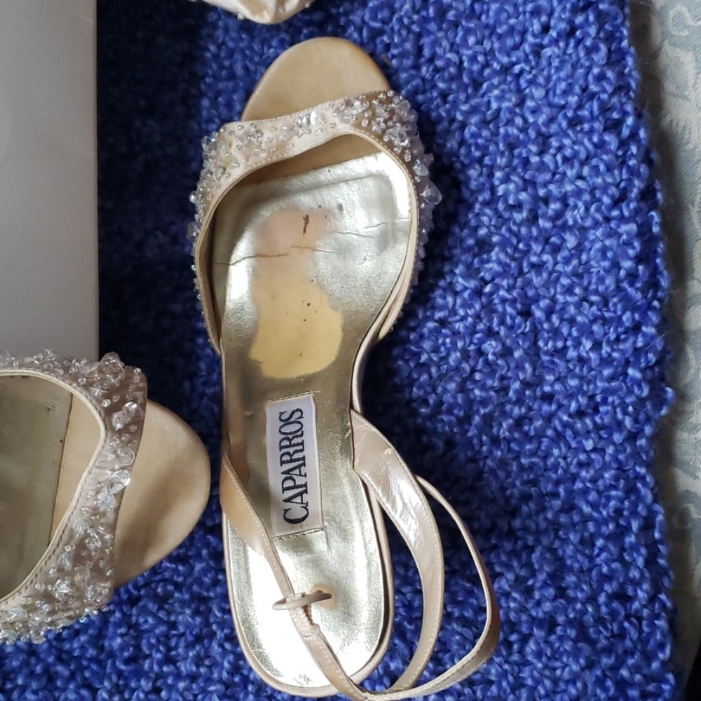 IT'S FORMAL WINTER TIME!Caporrnos Beaded with Evening Bag - Picture 2 of 4